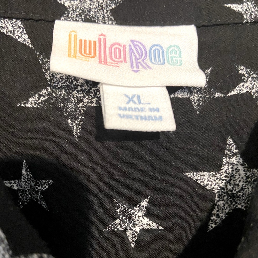 Lularoe Size XL Star Print Button Front Top Men’s Shirt! Women can wear to too! - Picture 3 of 3